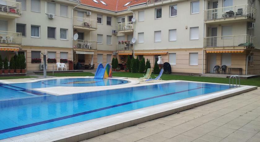 Relax Beach Apartman Hajdúszoboszló Buitenkant foto