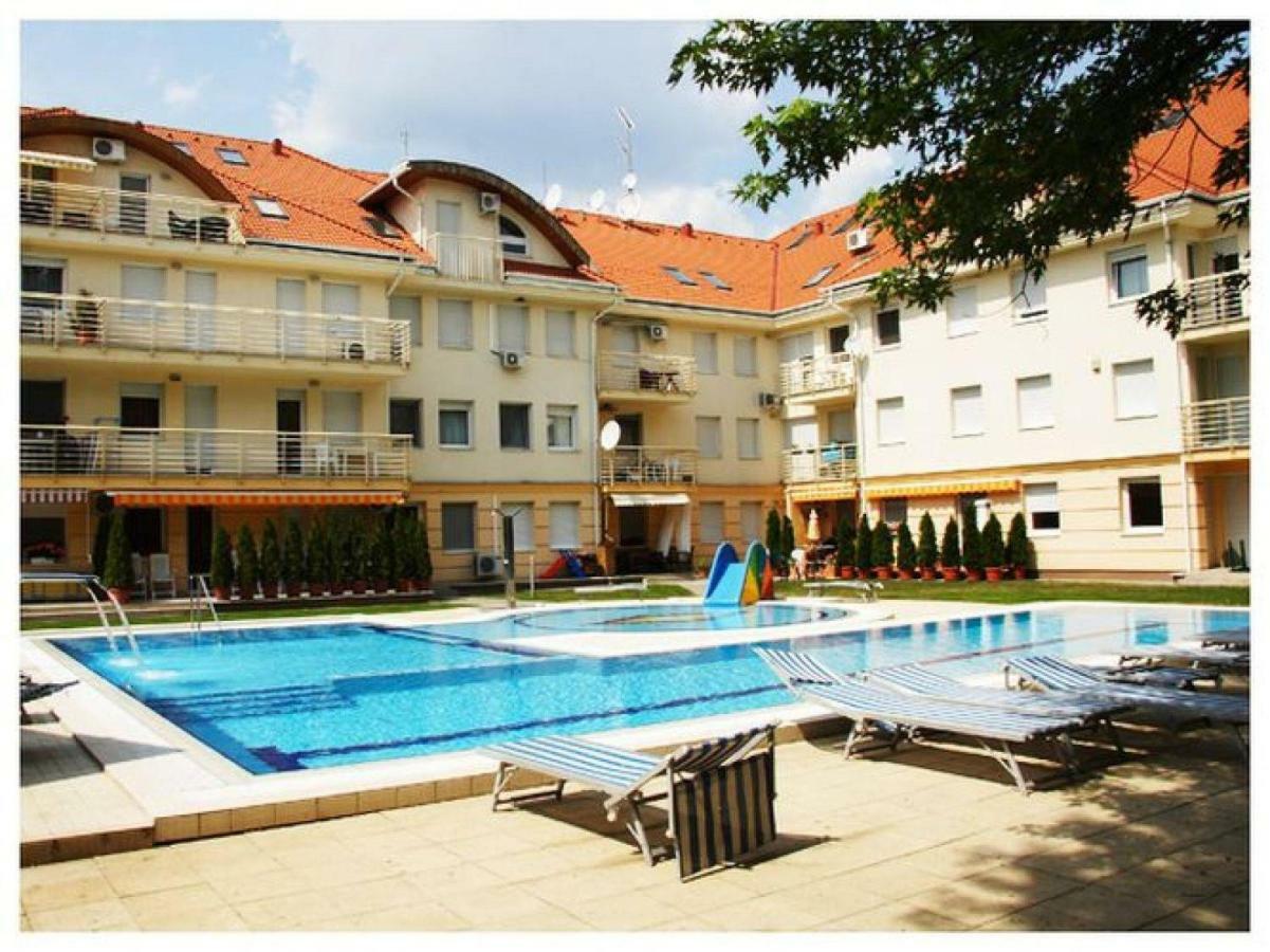 Relax Beach Apartman Hajdúszoboszló Buitenkant foto