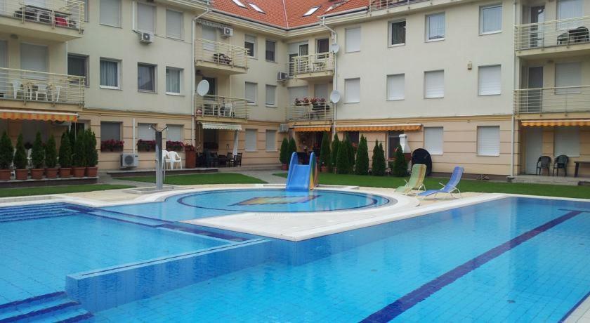 Relax Beach Apartman Hajdúszoboszló Buitenkant foto