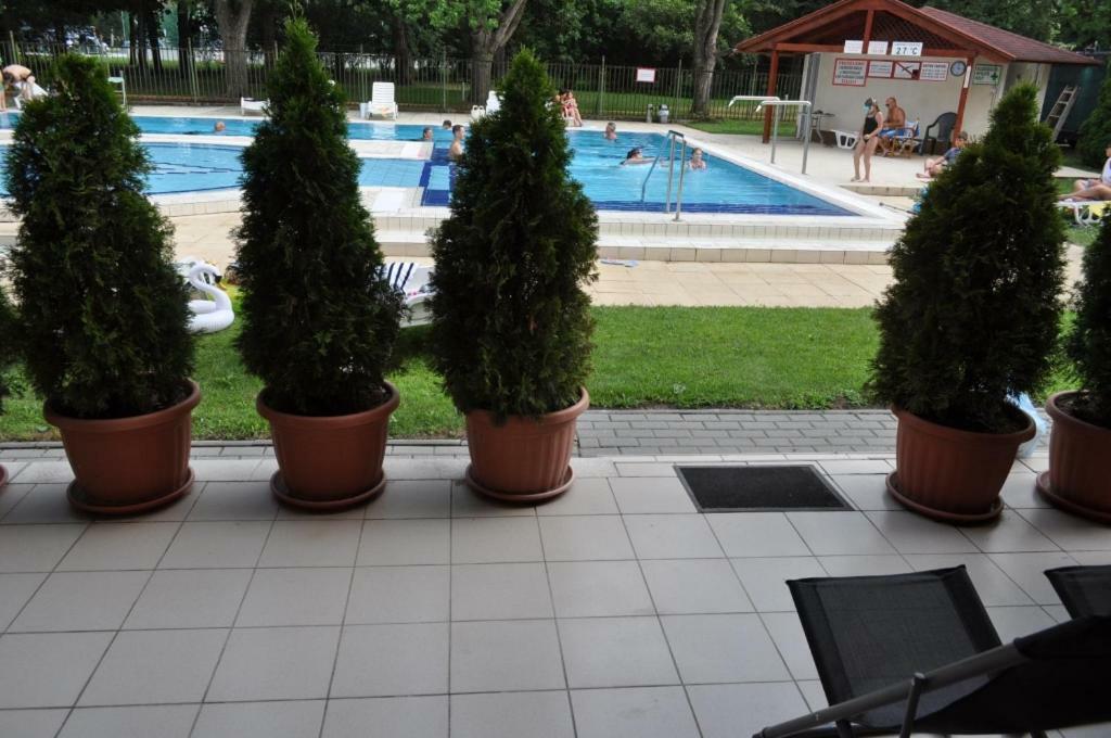 Relax Beach Apartman Hajdúszoboszló Buitenkant foto